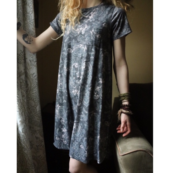 LIKE NEW LuLaRoe Grey Gray Paisley Carly Dress !
